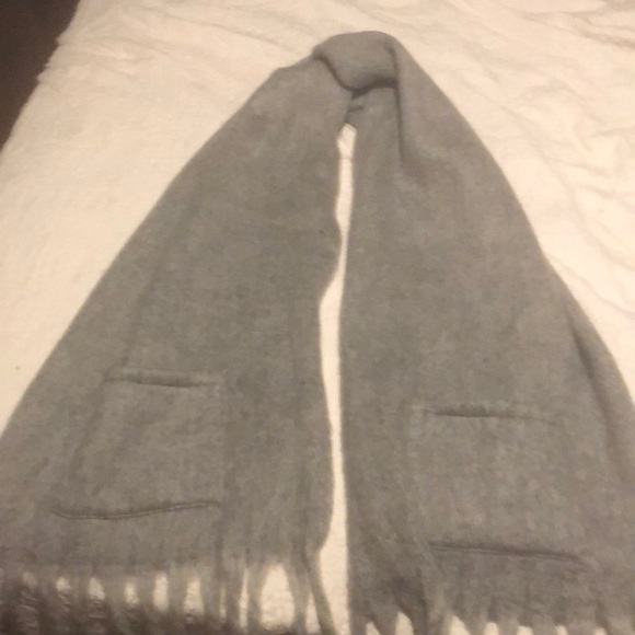 Steve Madden scarf - Picture 2 of 4